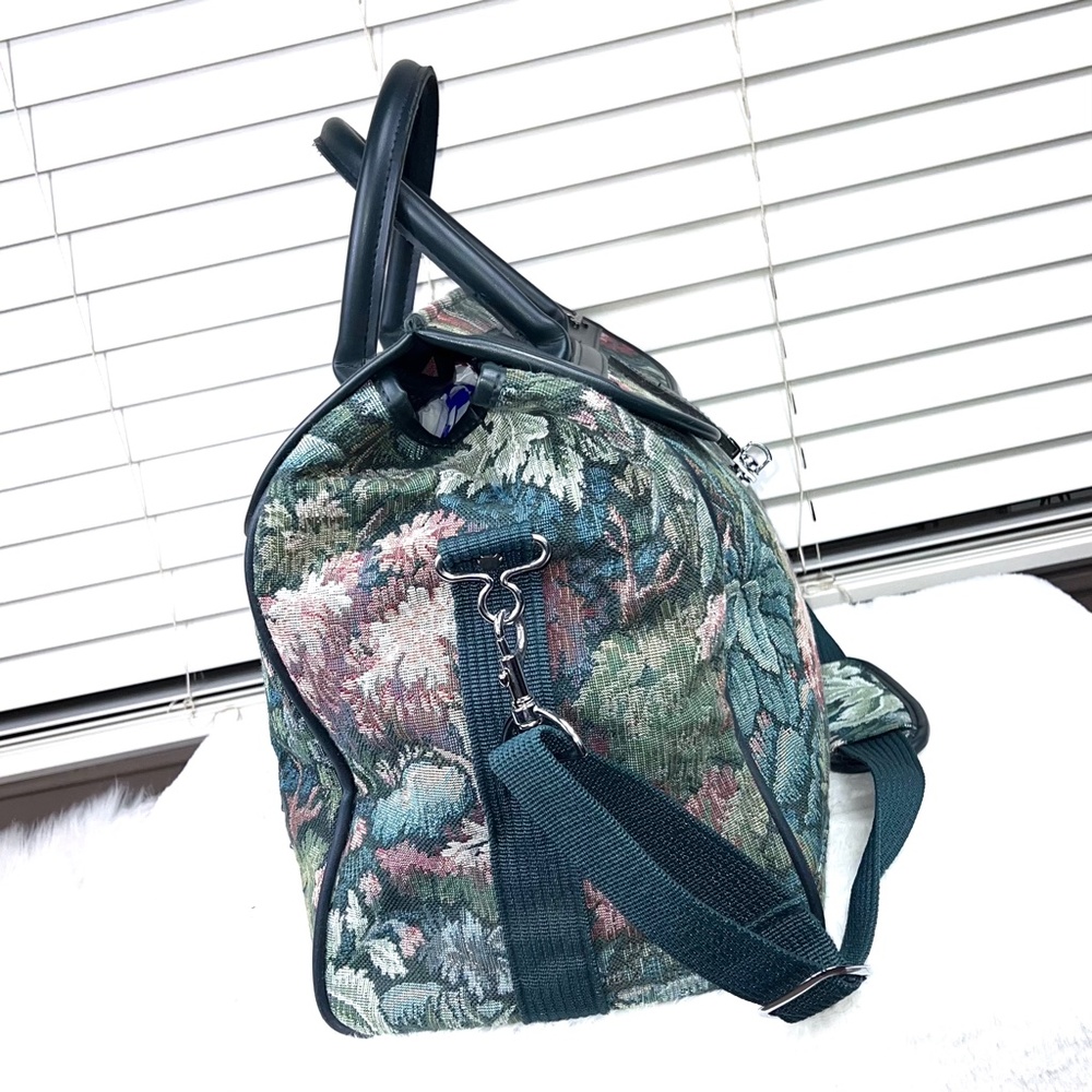 🚫SOLD! VINTAGE NWOT |•ATLANTIC•| Carry On Luggage Tapestry Floral Travel Bag - Picture 3 of 16